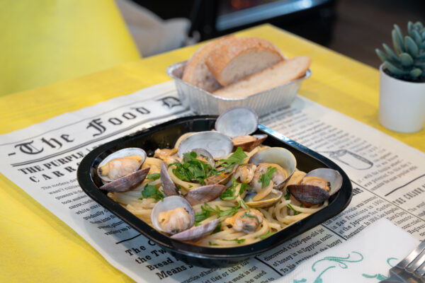 SPAGHETTI WITH CLAMS
